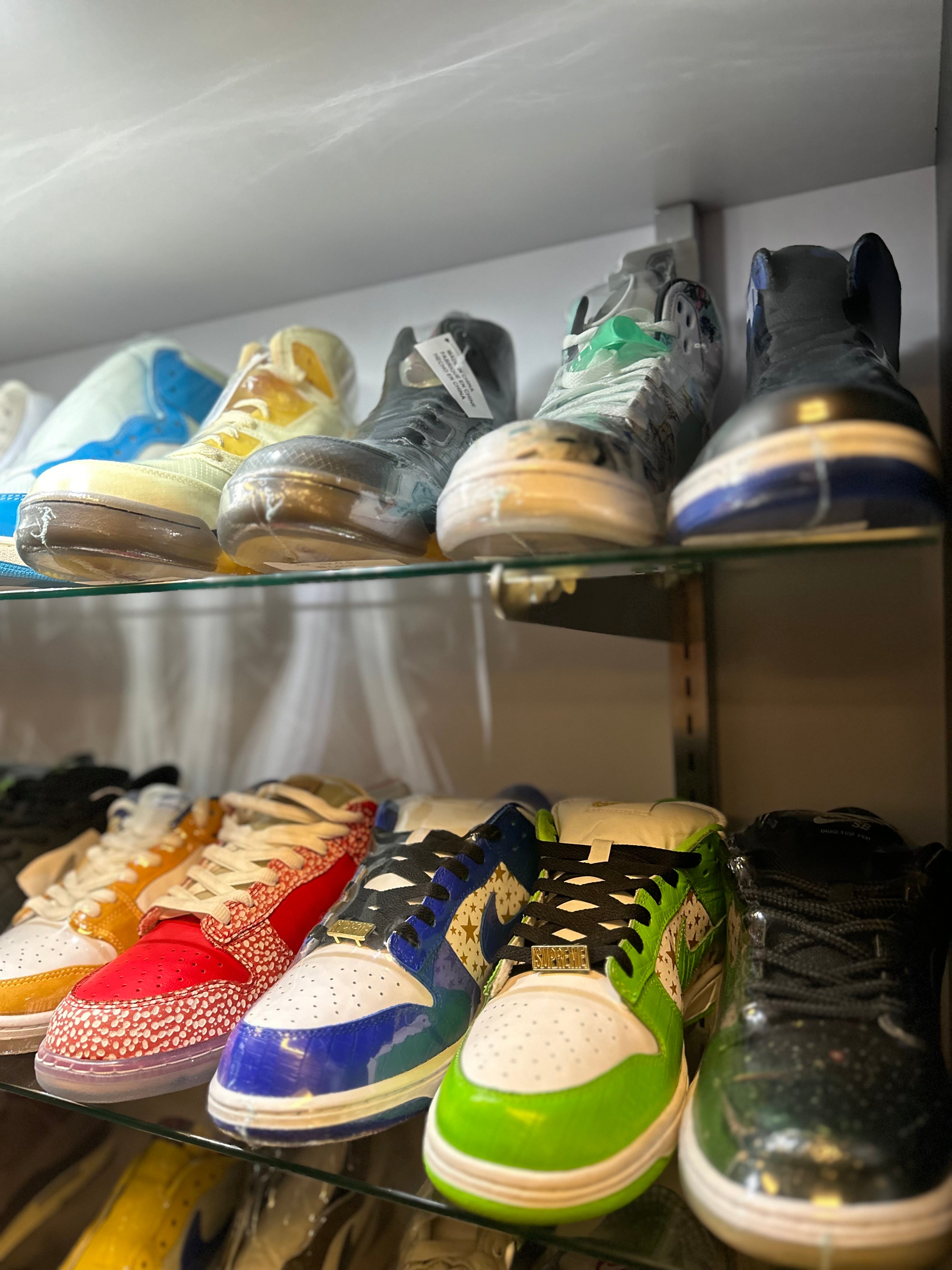 picture-of-supreme-dunk-nike-sb-shop-hype-limited
